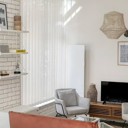 Lumineux, Decoration Soignee מץ